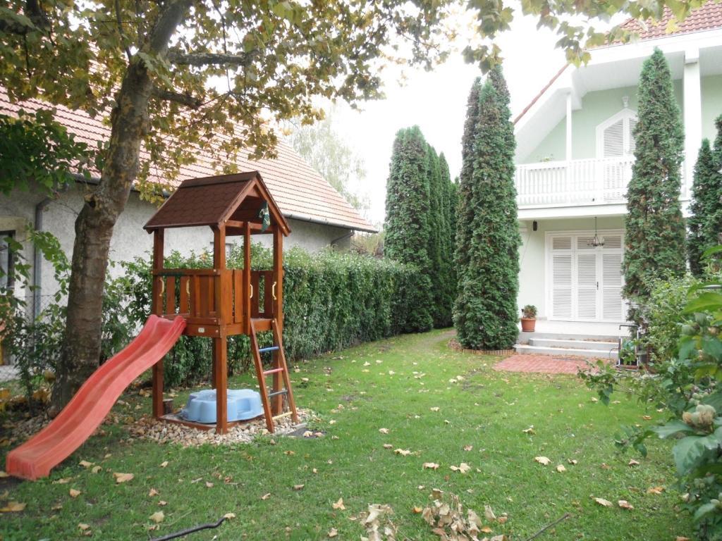 Csokonai Guesthouse Zamardi Exterior photo